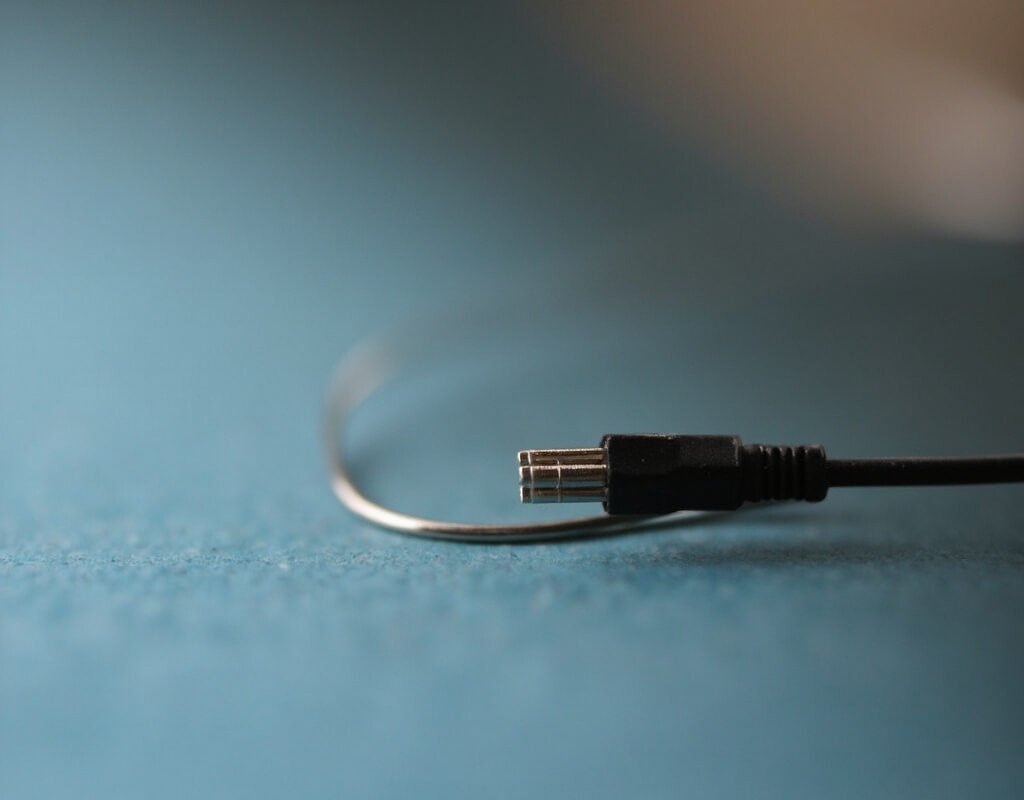 Miniature Micro Cable Guide: Ultra-Fine Wire, High-Density Interconnect Solutions for Medical Devices, Robotics & Portable Electronics